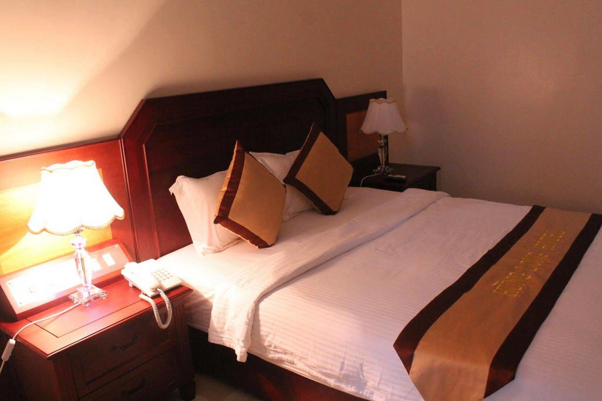 Hung Long Harbour Hotel Cat Ba Dong Khe Sau Exterior foto