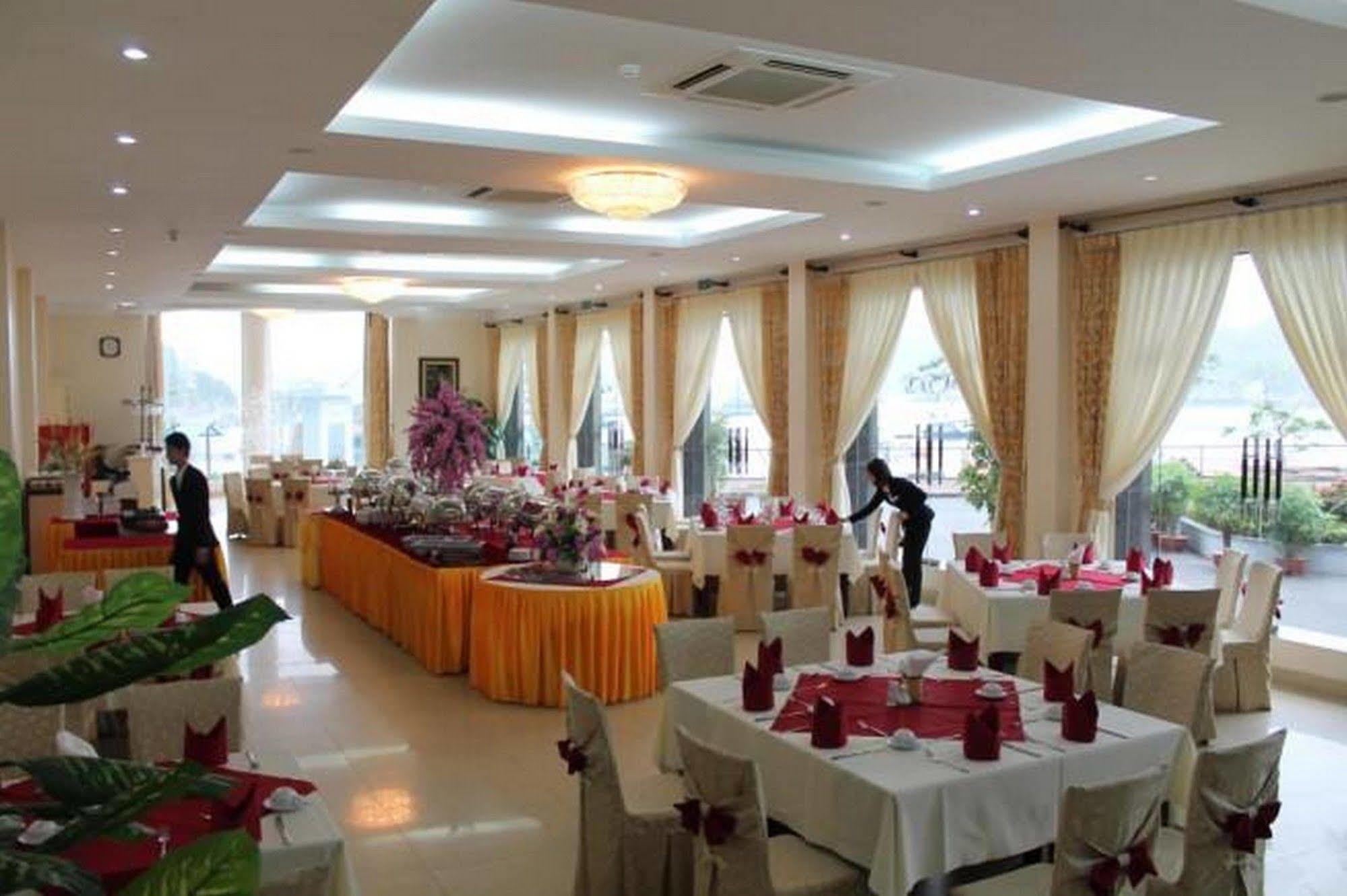 Hung Long Harbour Hotel Cat Ba Dong Khe Sau Exterior foto