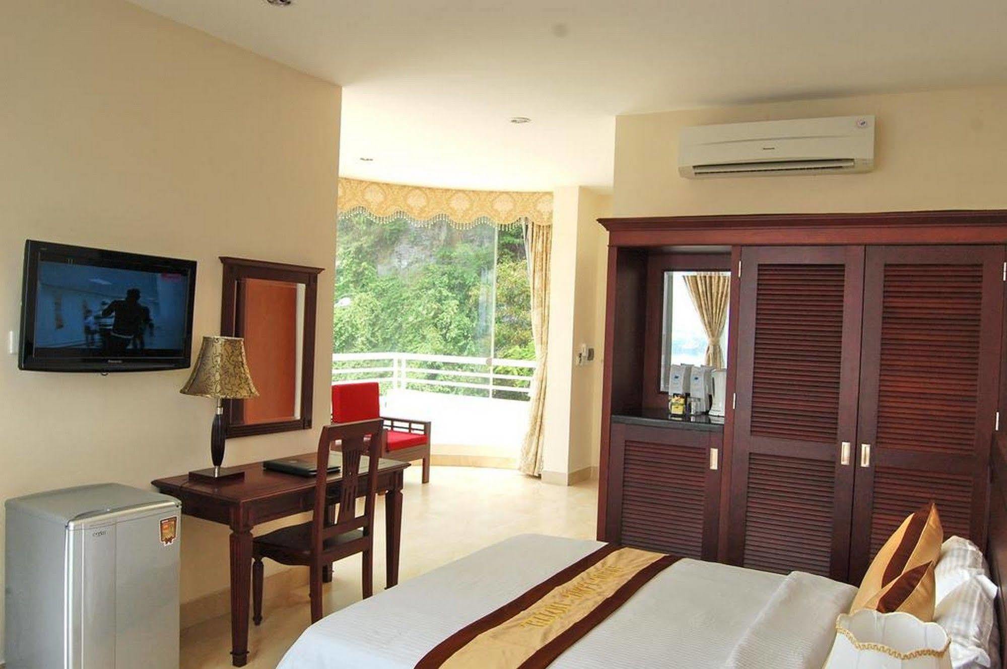 Hung Long Harbour Hotel Cat Ba Dong Khe Sau Exterior foto